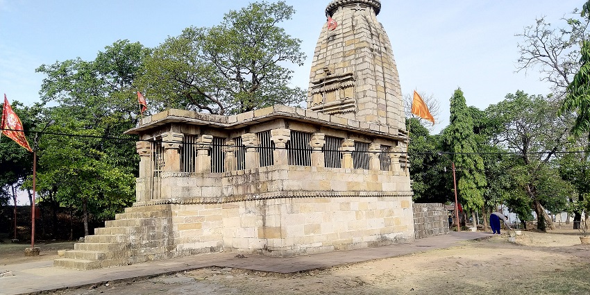 A distant view of an ancient temple, a place to visit near Sighanour Caves in Chattisgarh.