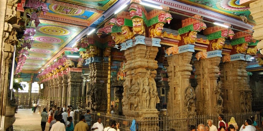 An iconic site called Madurai Meenakshi Amman Temple has grand architecture.