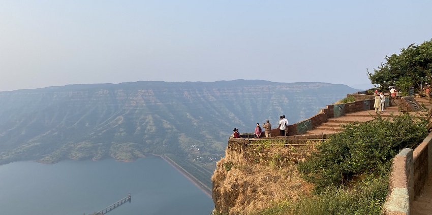 Explore the mesmerising Mahabaleshwar is one of the best hill stations near Maharashtra.