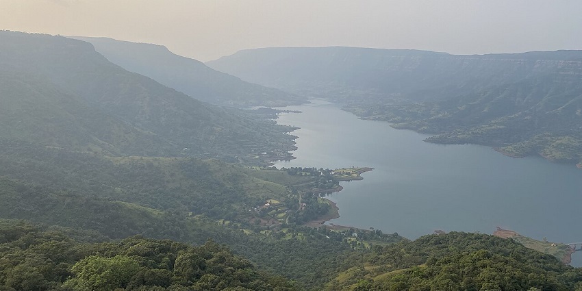 Amazing view of Mahabaleshwar, a famous place near Sawatkada Waterfalls.