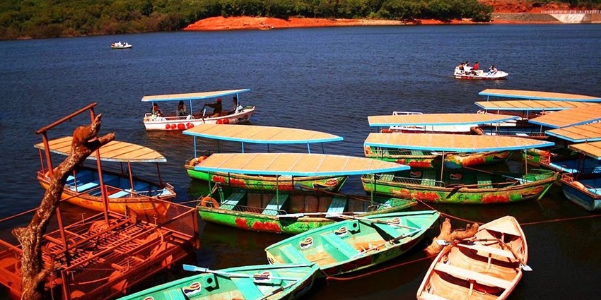 An image showing the scenic beauty of Mahabaleshwar, one of the perfect places to see near Pune in summer.