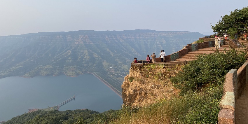A view of Mahabaleshwar hill station is full of green valleys and beautiful viewpoints, the famous hill station near Gwalior.
