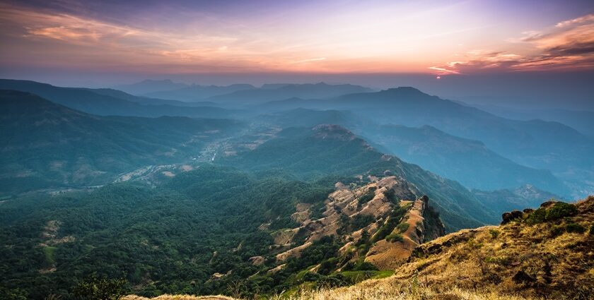 Places to visit in Mahabaleshwar offer a perfect getaway for nature lovers and adventurers