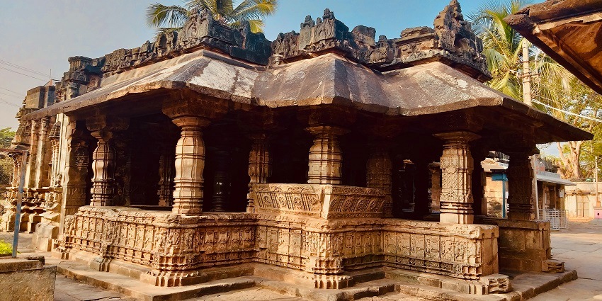 Places to visit in Kumta include Mahabaleshwar Temple featuring the intricate carvings.