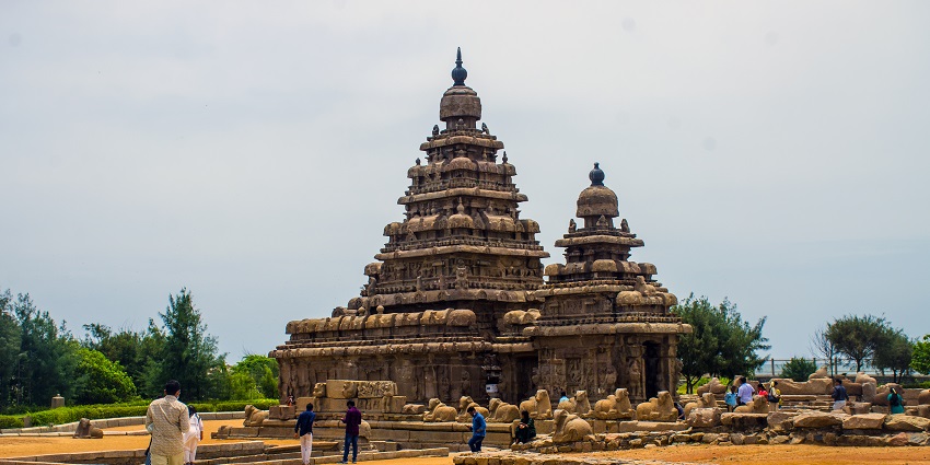 Mahabalipuram glowing in the beautiful sunset in Tamil Nadu for travellers.
