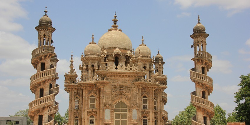 Mahabat Maqbara Museum, Junagadh features Indo-Saracenic architecture and Nawabi artifacts