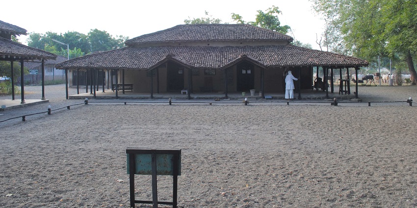 Mahad is a vibrant town with cultural heritage and attractions in the Maharashtra.