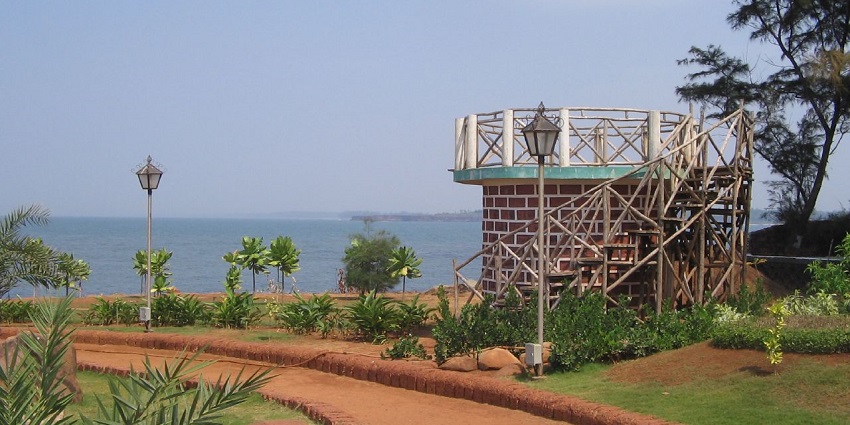 Sindhia Hill, one of the places to visit in Talegaon, holds the statue of Mahadaji Sindhia.