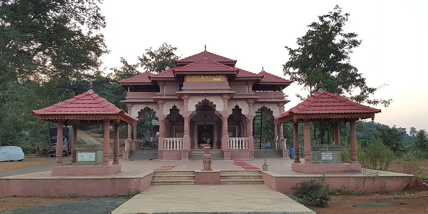A photo of Mahakali Temple, a famous place near Chanda Fort, with intricate carvings.
