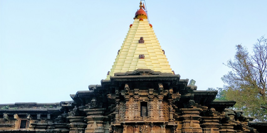 Shri Mahalakshmi Ambabai Temple is a famous and revered temple located in Kolhapur.