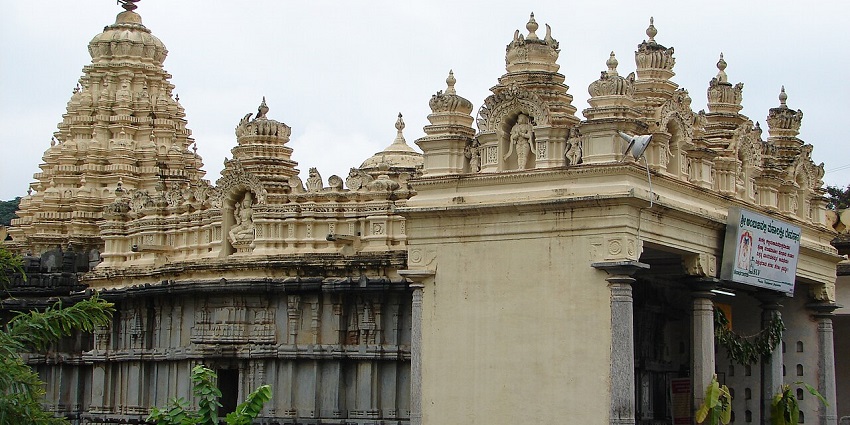 A glimpse of the pristine white Mahalaxmi spiritual hub, a famous tourist hotspot.