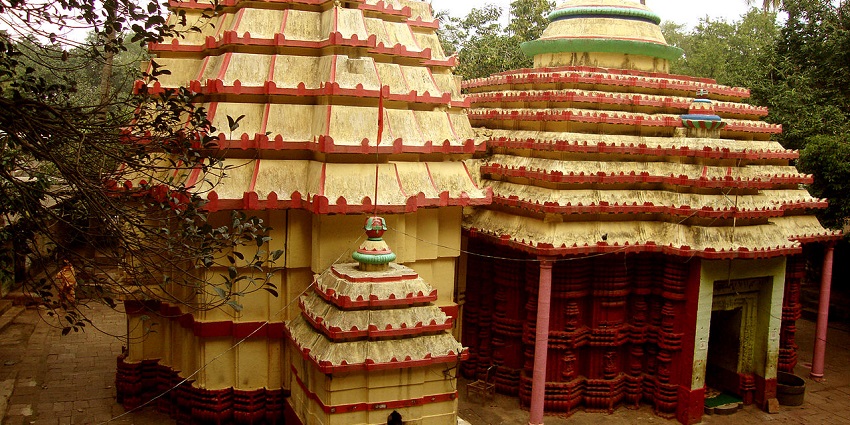 Mahavinayak Temple is an ancient temple with multiple roof layers and is one of the places to visit near Ratnagiri Caves