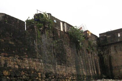 A glimpse of an ancient tourist attraction in Maharashtra exuding historical beauty.