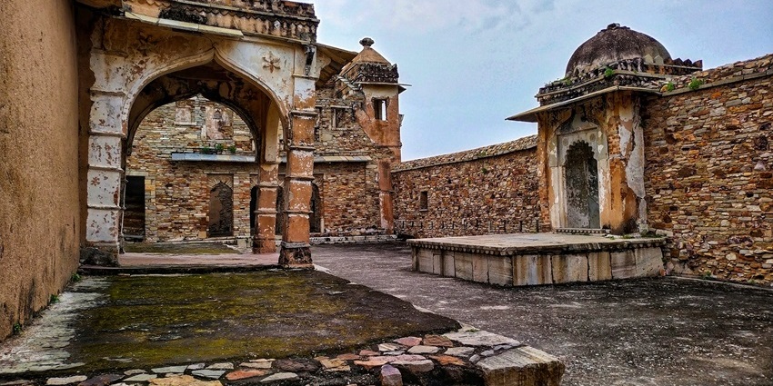 Inside the halls of Mahuli Fort, a tourist attraction with immense historical significance