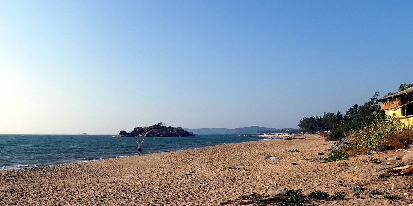This is a quiet beach located in Karwar which is usually less crowded and more clean.