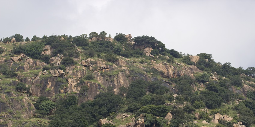Makalidurga Fort is one of the most amazing places for every history buff on a trip.
