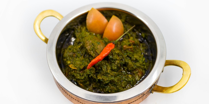 Makki Di Roti And Sarson Da Saag is one of the most famous street food in Ludhiana
