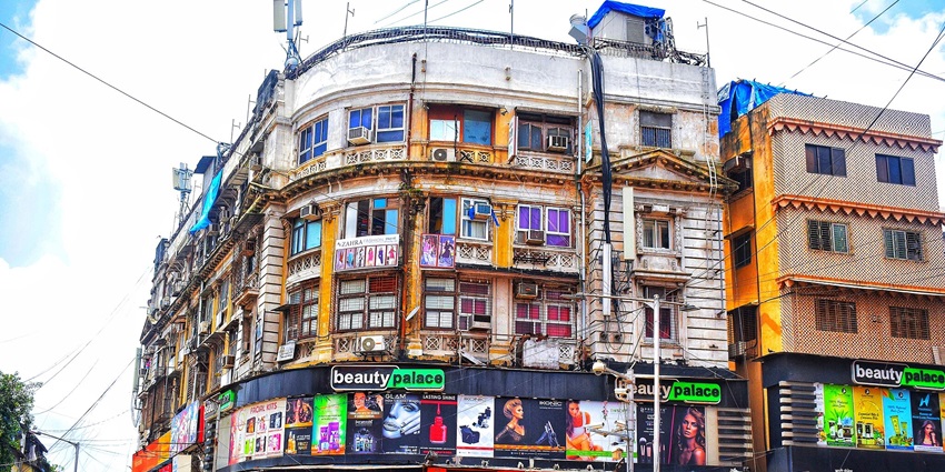 A shopping complex perfect for services during wedding shopping in Mumbai