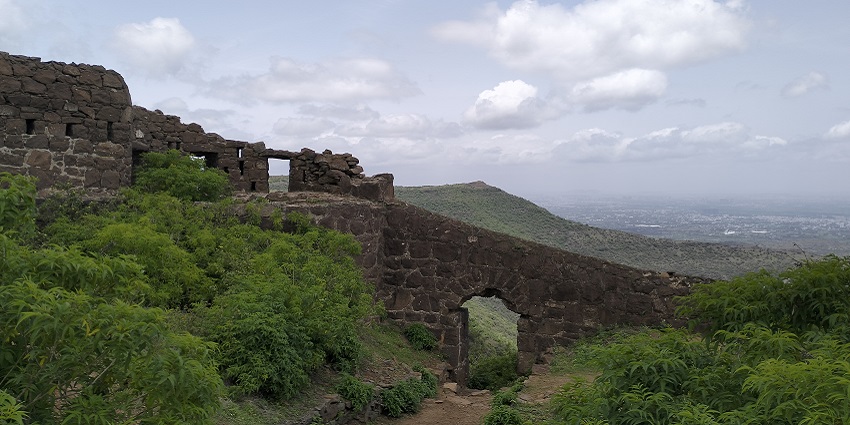 Historic fort offering stunning views and trekking opportunities in Maharashtra