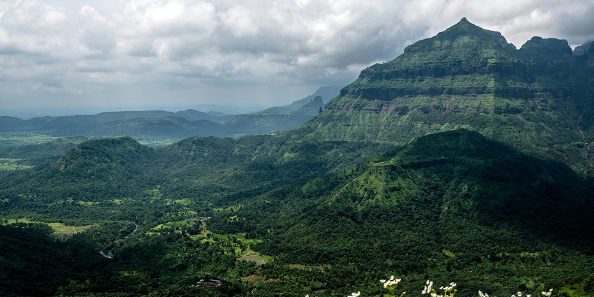 Maljesh Ghat is one of the best places to visit neat Matheran for every traveller.