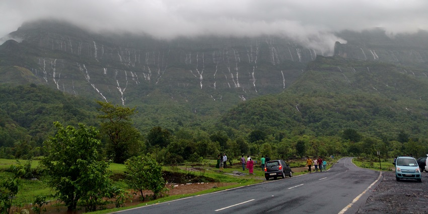 Malshej Ghat lets you cherish some stunning mountain views and birdwatching in monsoon.