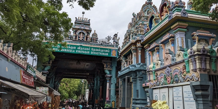 Manakula Vinayagar Temple is a vibrant Hindu temple in Pondicherry.