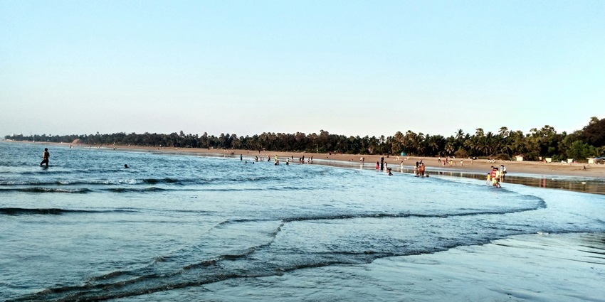 Mandwa Beach is a stunning spot among the famous tourist attractions in Maharashtra.