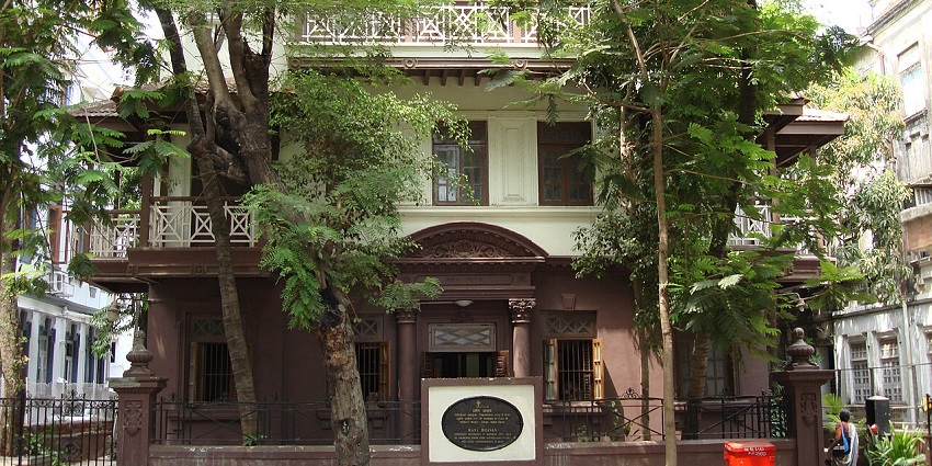 A front view of Mani Bhavan, Mahatma Gandhi's former residence in Mumbai, now a museum dedicated to his life.
