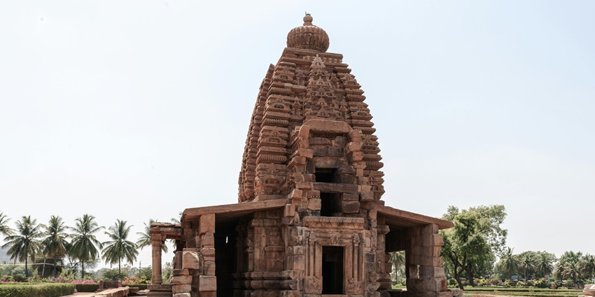 Scenic image of the beautiful temple on the bank of river Tungabhadra, one of the best places to visit near raichur