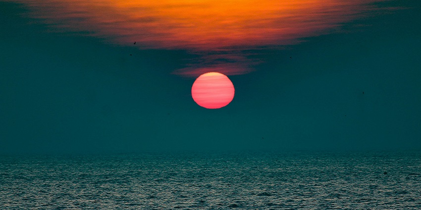 Marine Drive in Mumbai, highlighting the beautiful coastline, and vibrant atmosphere.