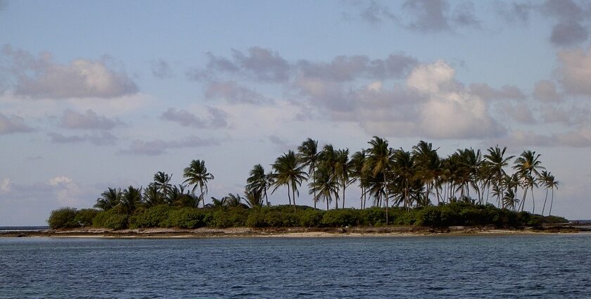 A picture of an island in Lakshadweep located near the Marine Museum