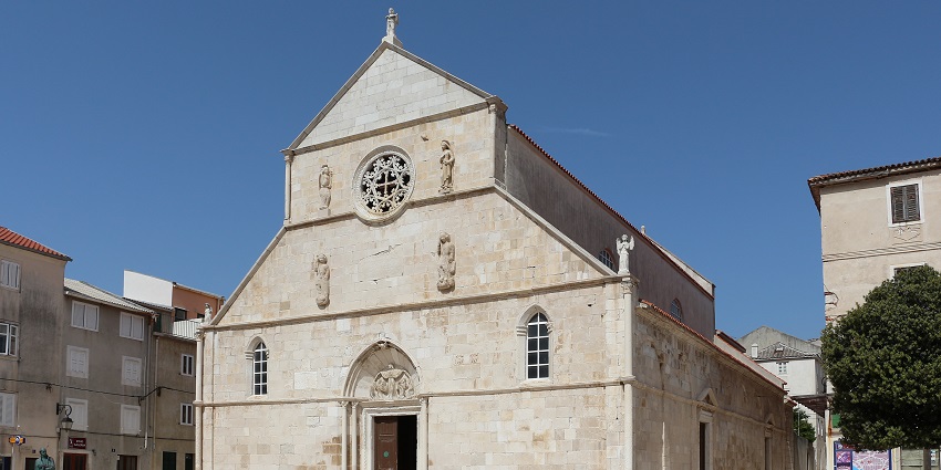 A front view of the Mary’s Basilica Church.