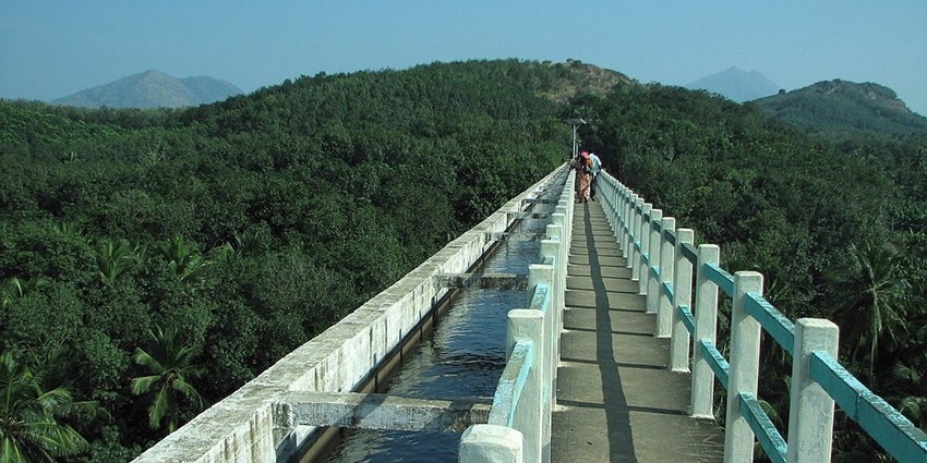 Impressive aqueduct offering breathtaking views and architectural significance.