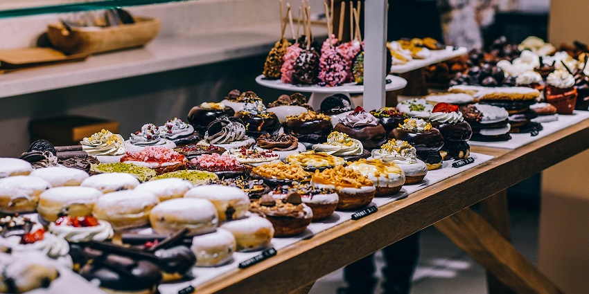 Mayura Bakery offers a wide range of flavoursome delicacies, particularly bakery items.