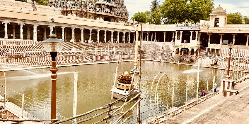 Meenakshi Amman Temple, a devi temple in Tamil Nadu, has a water tank