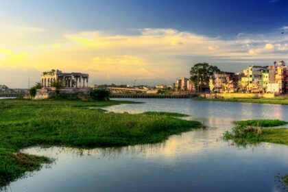 A view of sunrise over the Vaigai River in Madurai, Tamil Nadu, near Meenakshi Temple.