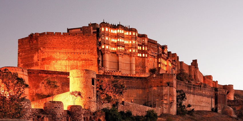 The Mehrangarh Jodhpur Fort is perched on a 400-foot hilltop marvel with grand walls.