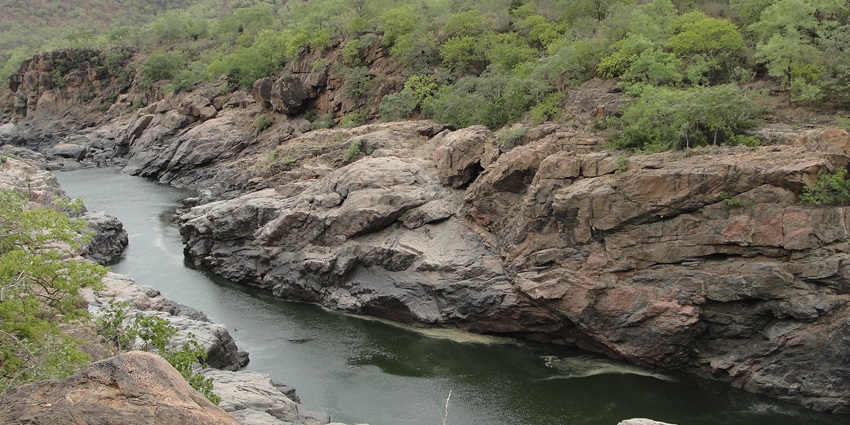Mekedatu, the stunning river gorge with rugged rocks and views