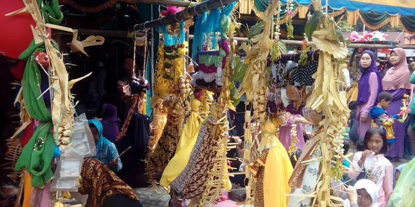 Beautiful decorations near a mosque on Milad-un-Nabi - one of the festivals in Lakshadweep.