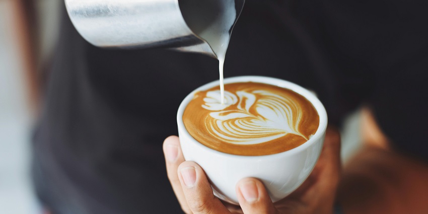 Minerva Coffee Shop offers a relaxing dining scene with several delicacies and coffee.