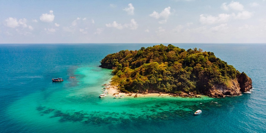 A view of the Minicoy Island, one of the top places for snorkelling in Lakshadweep.