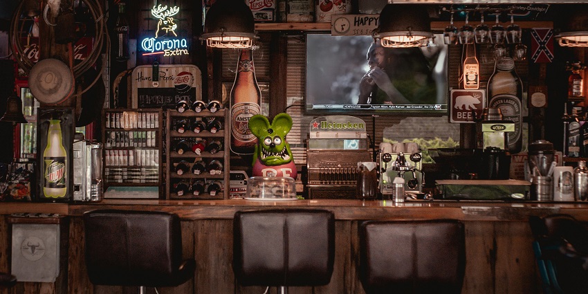 Ministry Of Bar Exchange is one of the places with unique concepts for drinks.