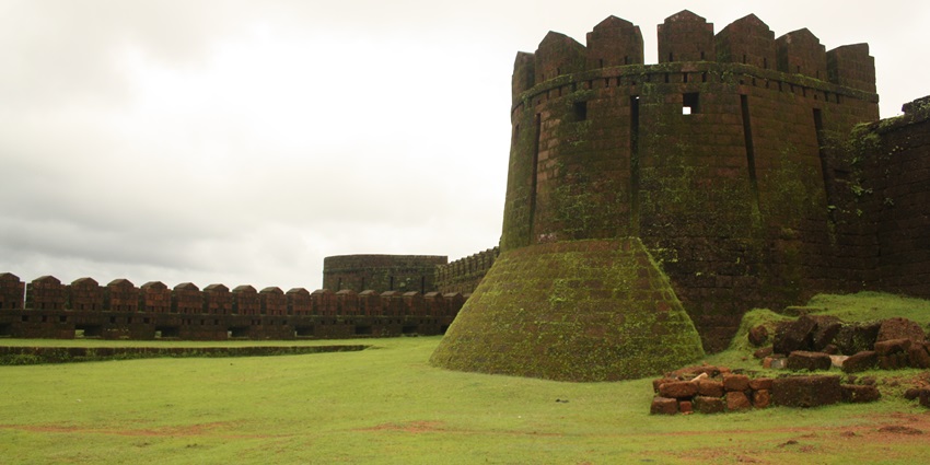 Mirjan Fort is among the famous places to visit in Sirsi with stunning architecture.