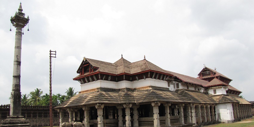 A side view of the 1000 Pillars Temple in Moodbidri.