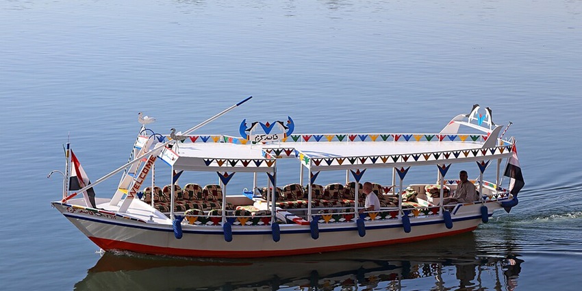Ooty offers romantic moonlit boat rides on serene lakes to enjoy with family and friends.