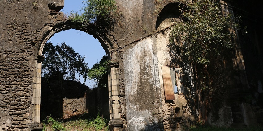 Ruins of church In Moti Daman fort.