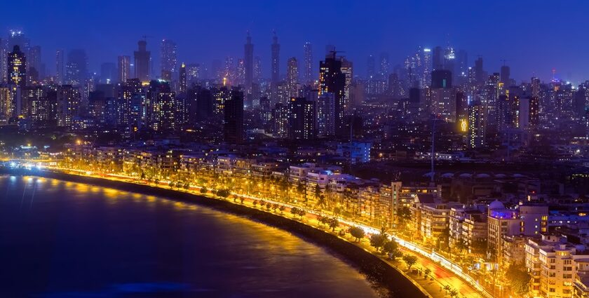 Explore places to visit in Mumbai at night with iconic attractions and dining.