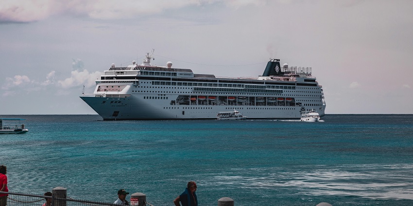 Elegant cruise experience showcasing Mumbai's skyline and culinary delights.