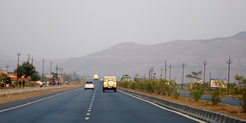 An image of the Mumbai-Nashik Highway, which is known for ghostly sightings.