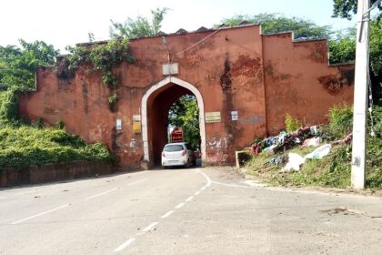 Entrance to the Munger Fort, a tourist attraction in Bihar